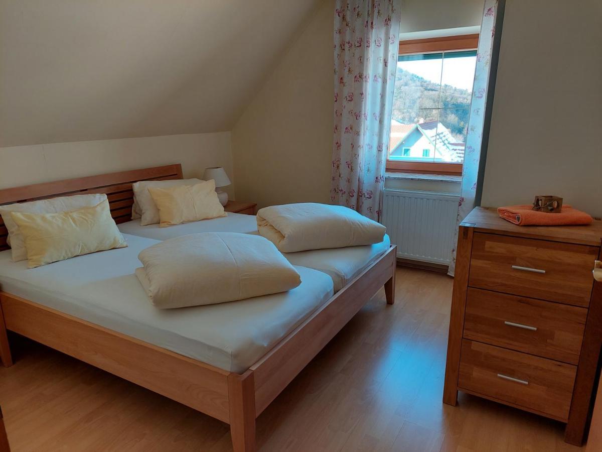 Anna'S Home - Ferienwohnungen Ratsch an der Weinstraße Exterior foto